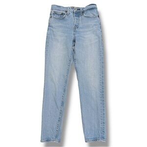 Levi’s Wedgie Fit Jeans Light Wash Size 24